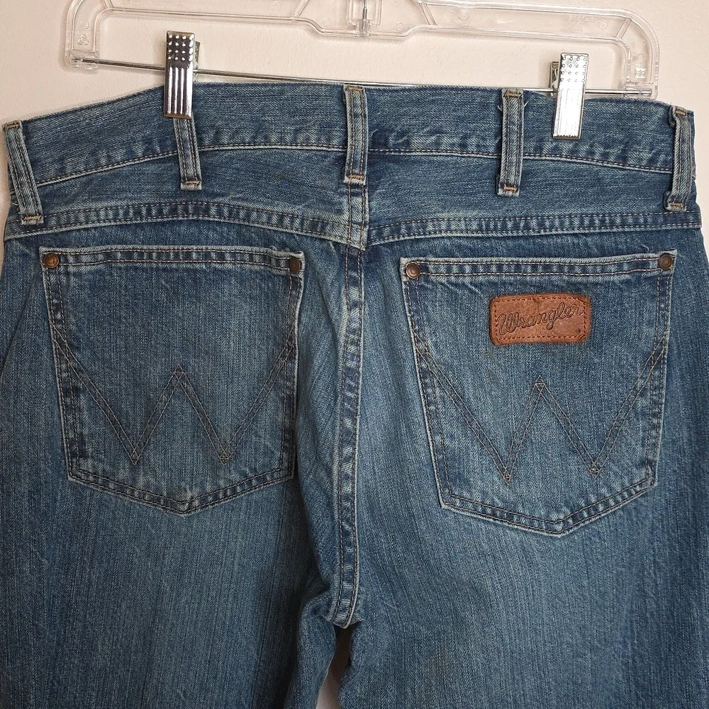 Wrangler Men's RETRO slim Boot Blue Jeans 32x32